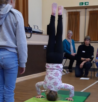 Reading Handstand Handstand | Emmanuel